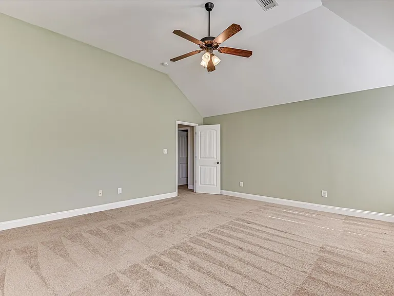 406 Saterlee Ct — Photo 40