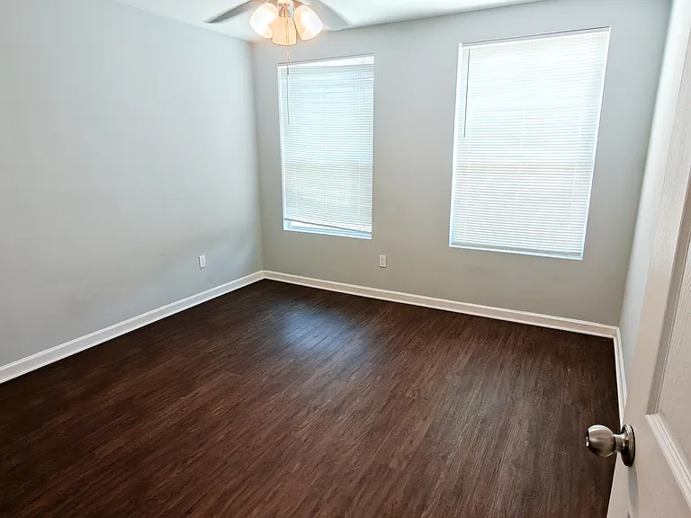 4249 Driscoll Dr — Photo 4