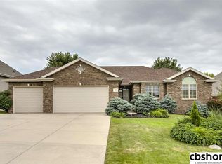 19511 Cedar Cir, Omaha, NE 68130