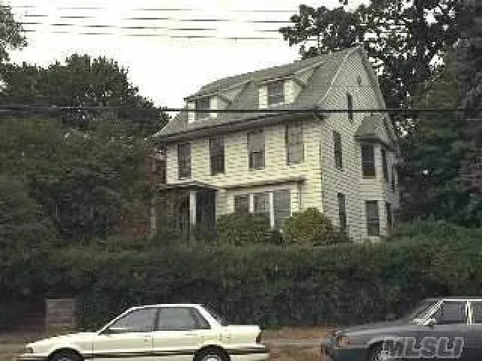 4197 Parsons Blvd photo 1