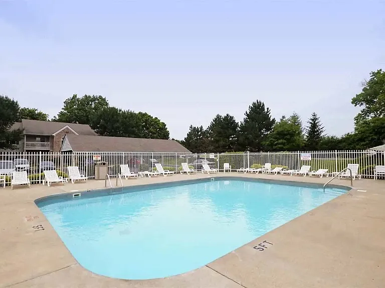 Bexley Village Apartments — Photo 42