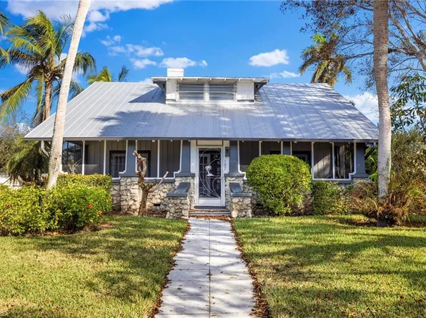107 Broad Ave S, Naples, FL 34102
