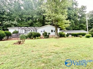 172 Day Dr, Brownsboro, AL 35741