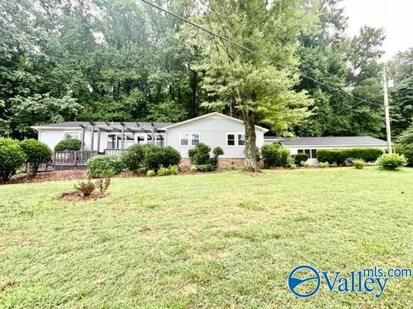 172 Day Dr, Brownsboro, AL 35741