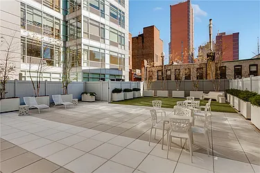 Rented by R New York