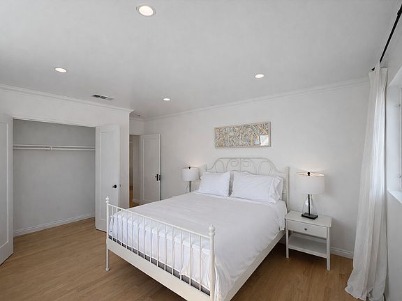 5th image of 1033 20th St