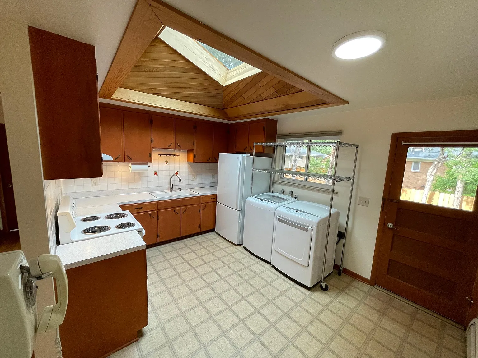 3230 Marshall Street — Photo 2