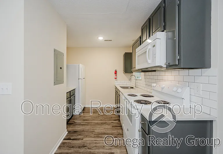40 Ratliff St #13 — Photo 9