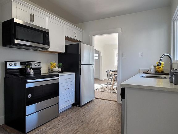 5th image of 155 Kensington Ave