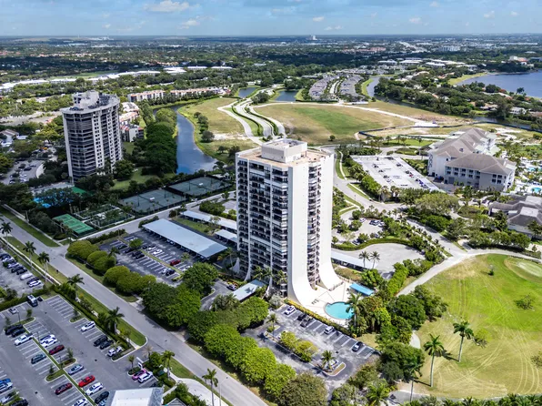 2400 Presidential Way #903, West Palm Beach, FL 33401