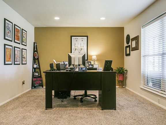 5th image of 4624 Ivanhoe Dr