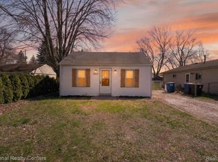 5864 N Harvey St, Westland, MI