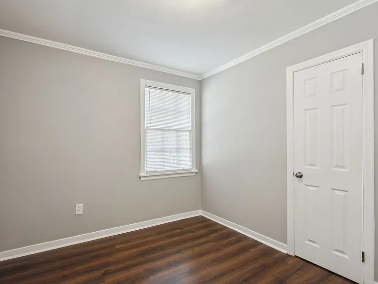 1932 Beech Street — Photo 18