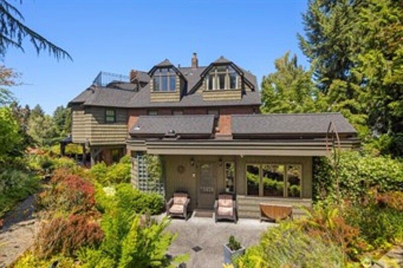 1st image of 3333 43rd Ave NE