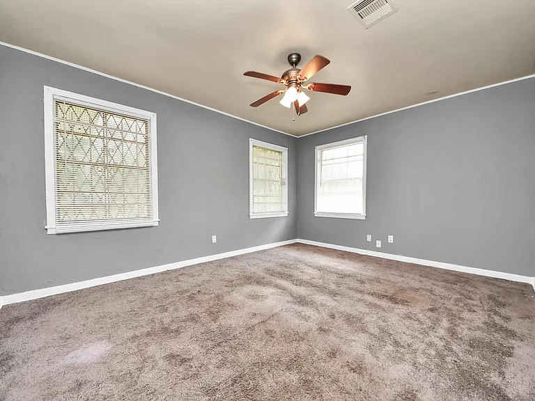3214 Tuam St — Photo 27
