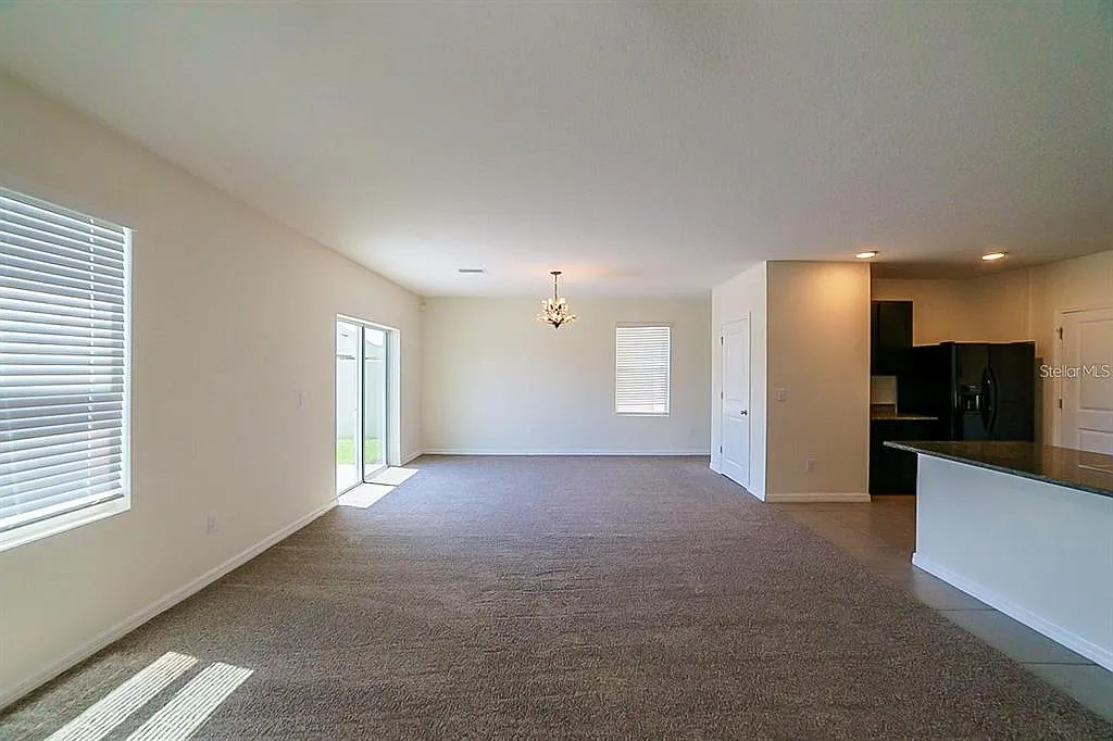 4 bed, 2.5 bath, 2260 sqft, $2,550 — Photo 3