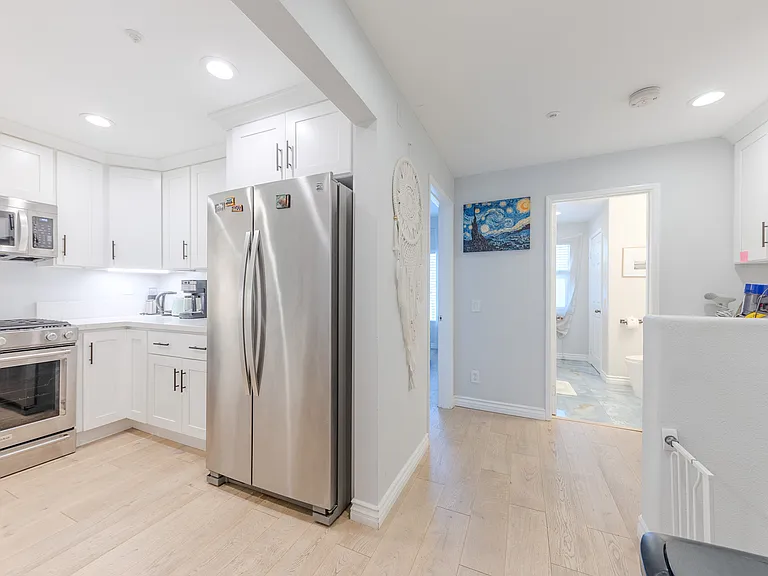 628 E Walnut St — Photo 14