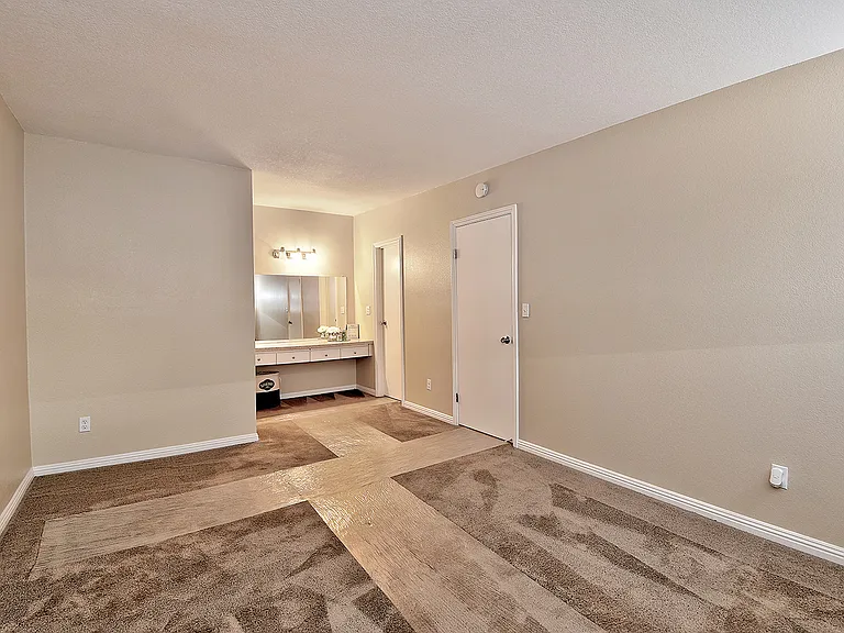 321 E Lincoln Ave — Photo 10