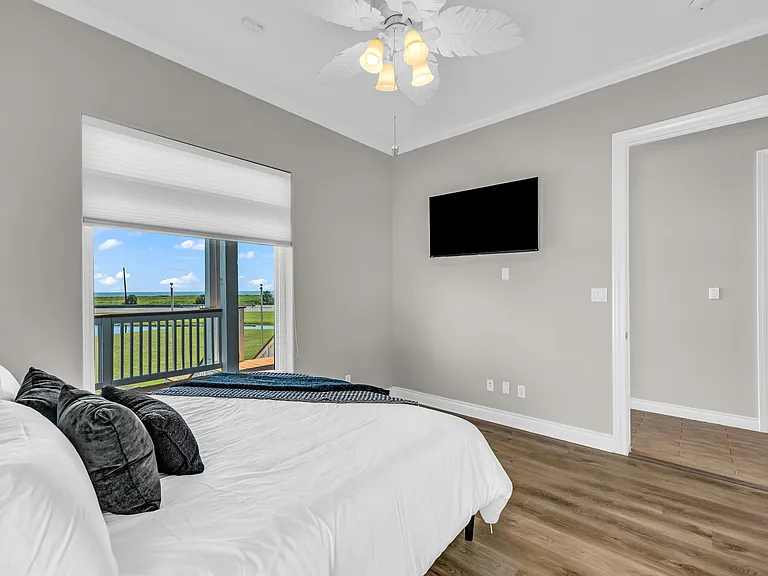25043 Sausalito Dr — Photo 39