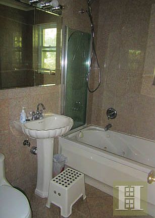 4th image of 5423 Palisade Ave