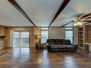 4221 White St, Bacliff, TX 77518