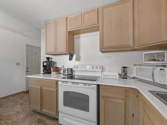 4th image of 6218 N Greenwood Blvd