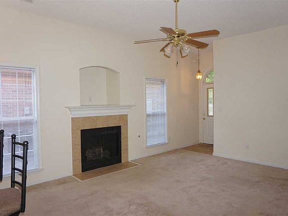 4th image of 7055 Parkbrook Ln