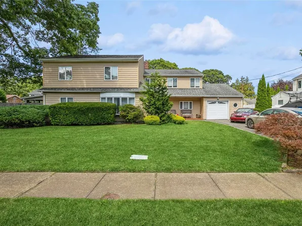 19 Pittsburgh Avenue, Massapequa, NY 11758