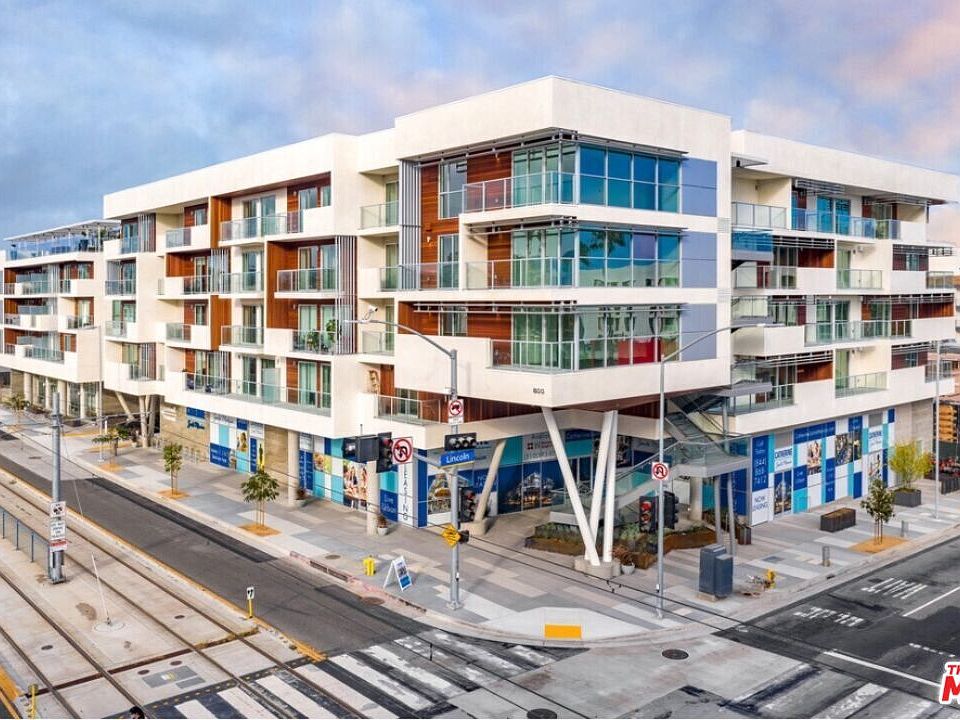 1st image of 1726 Lincoln Blvd #E117