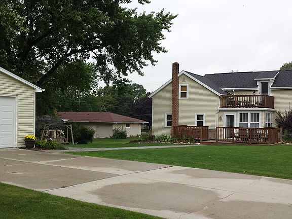2 car detached garage