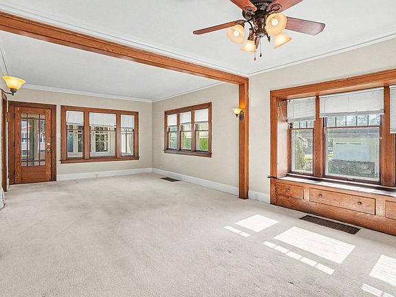 4th image of 333 W 17th St