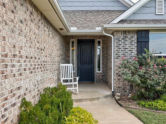 3rd image of 3215 Everton Ct
