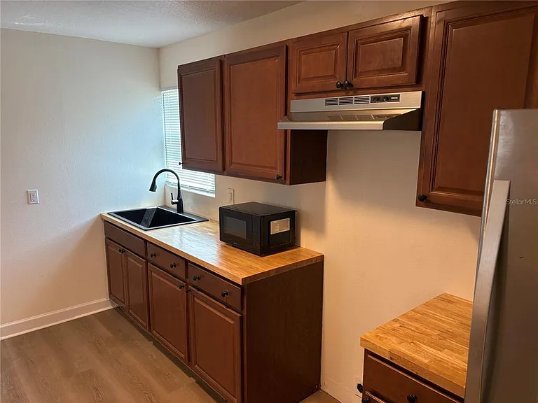 1100 Jamela Dr #B — Photo 13