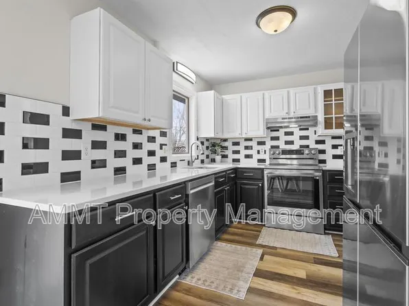 1330 Brockman Ave, Marion, IA 52302