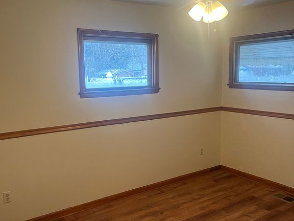 3rd image of 230 13th St