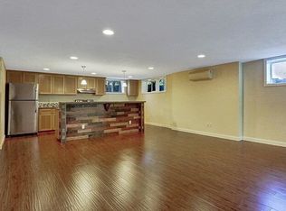 945 SW Maplecrest Ct, Portland, OR 97219