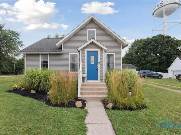 206 N Adrian St, Lyons, OH 43533