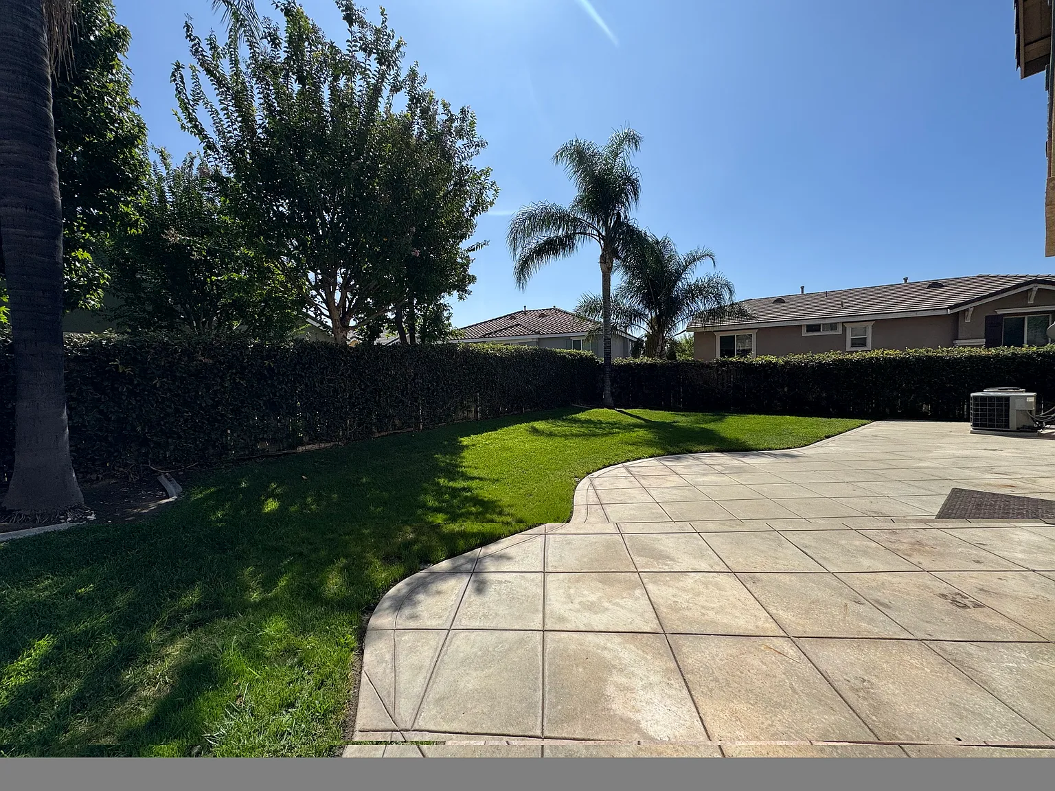 6 bed, 3833 sqft, $4,800 — Photo 2