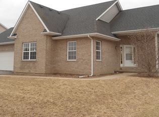 313 Stearn Dr, Genoa, IL 60135