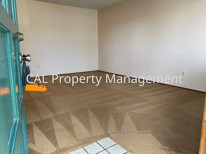 1 bed, 1.0 bath, 693 sqft, $2,195 — Photo 2