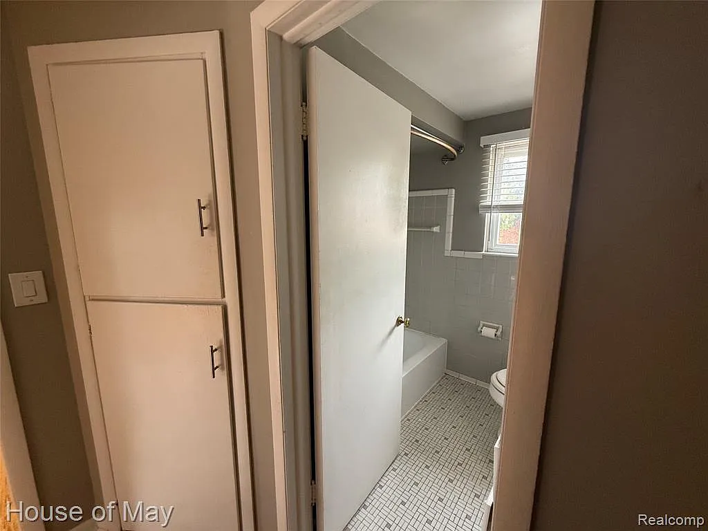 2 bed, 900 sqft, $1,850 — Photo 2
