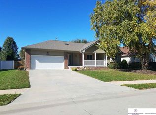 7116 S 160th St, Omaha, NE 68136