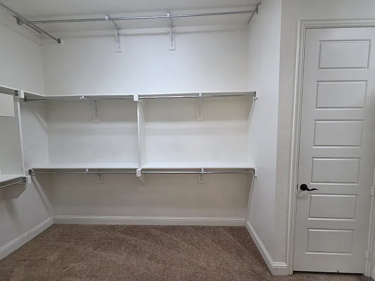 Master Closet 1b