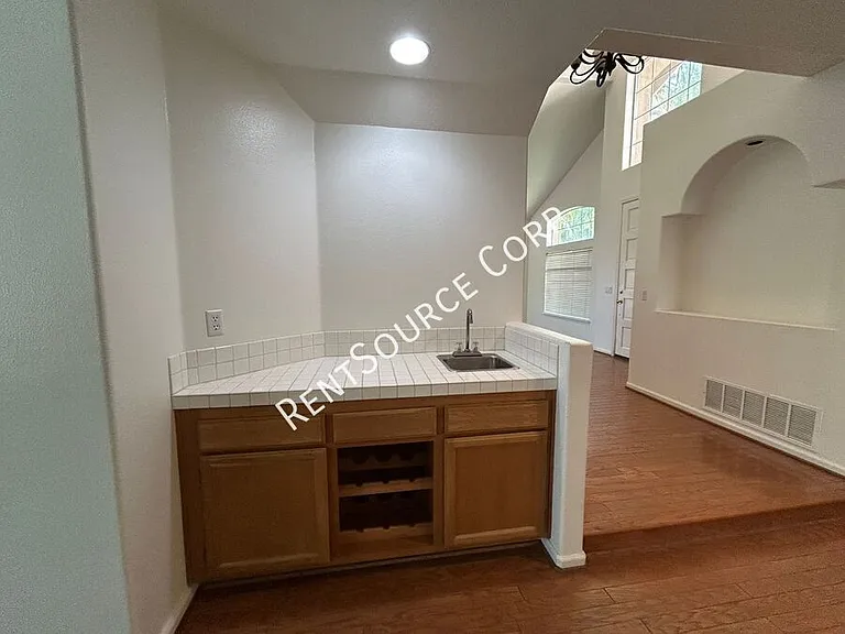 3210 Lantana Ct — Photo 13