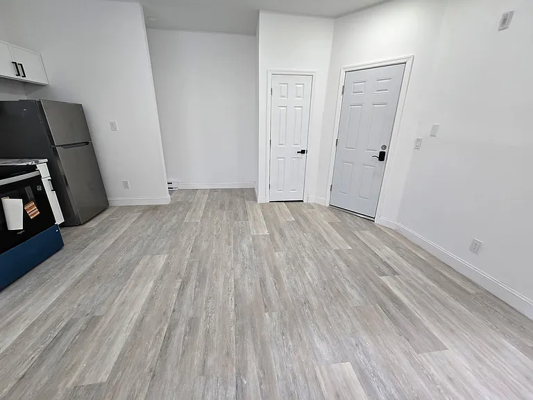4514 Osage Ave #2R — Photo 4