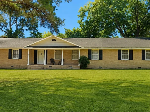404 Darlington St, Manning, SC 29102