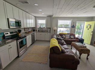 16104 2nd St E, Redington Beach, FL 33708