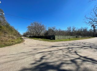 205 Sitka Dr, Holiday Lakes, TX 77515