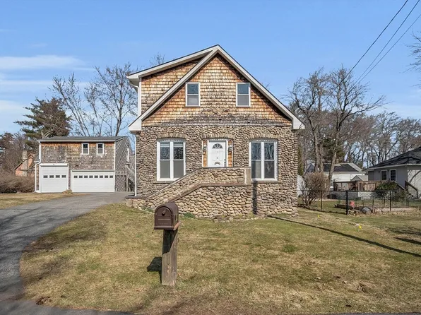 11 Florence St, Lunenburg, MA 01462