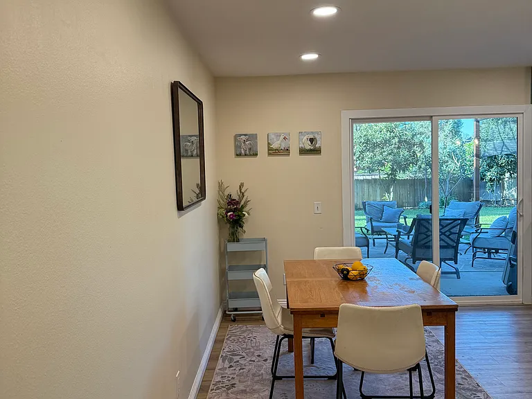 2466 Michigan Dr — Photo 4